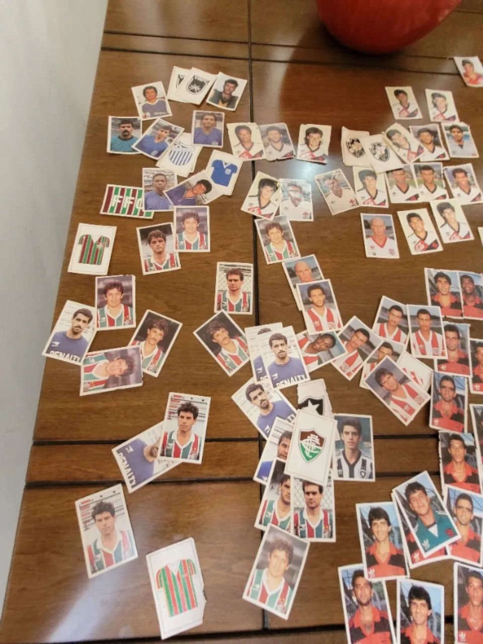 Figurinhas do álbum times do Rio de 1988 em torno de 200 .  - Foto 3