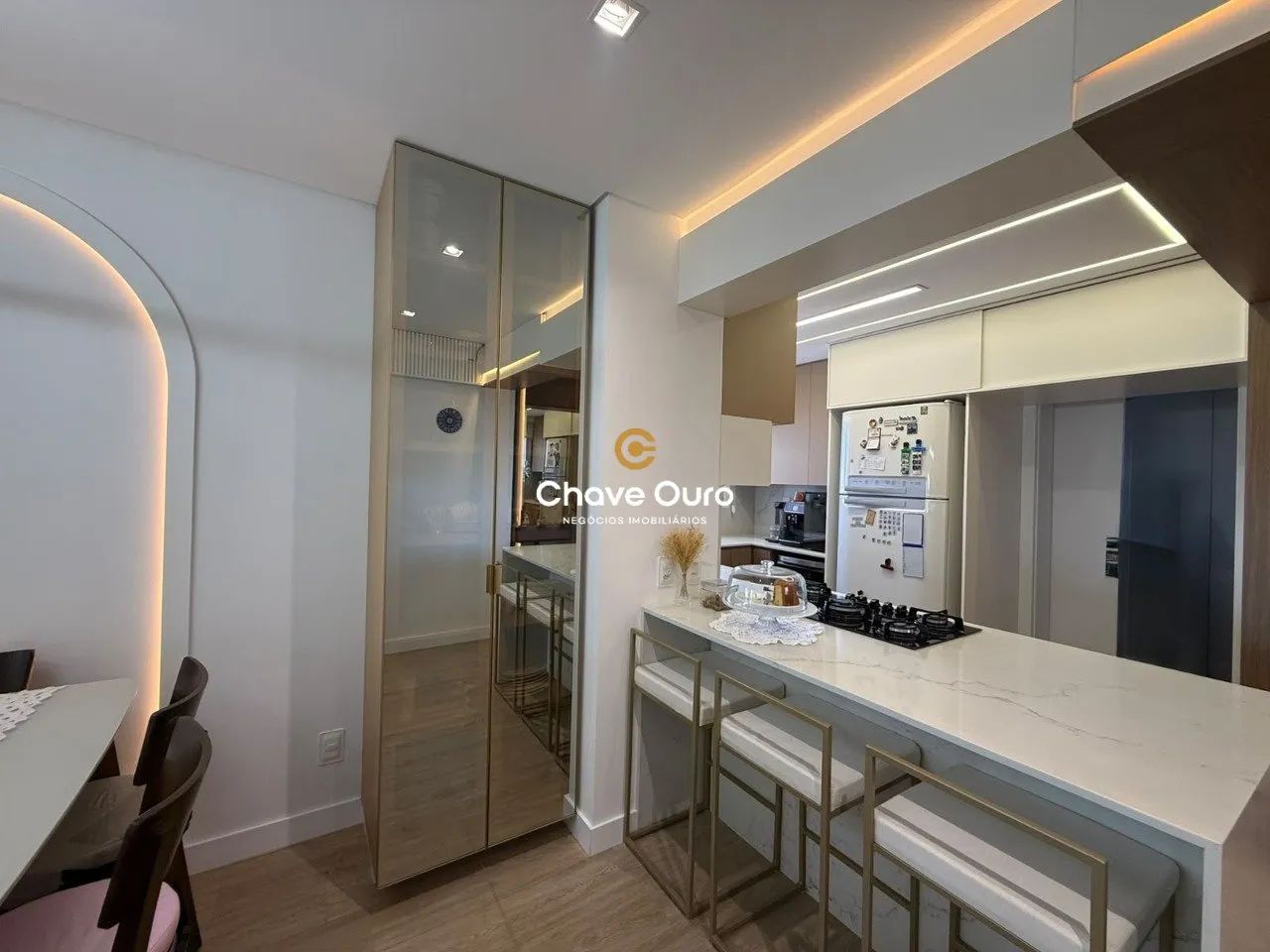 Apartamento com 03 quartos no Coqueiral