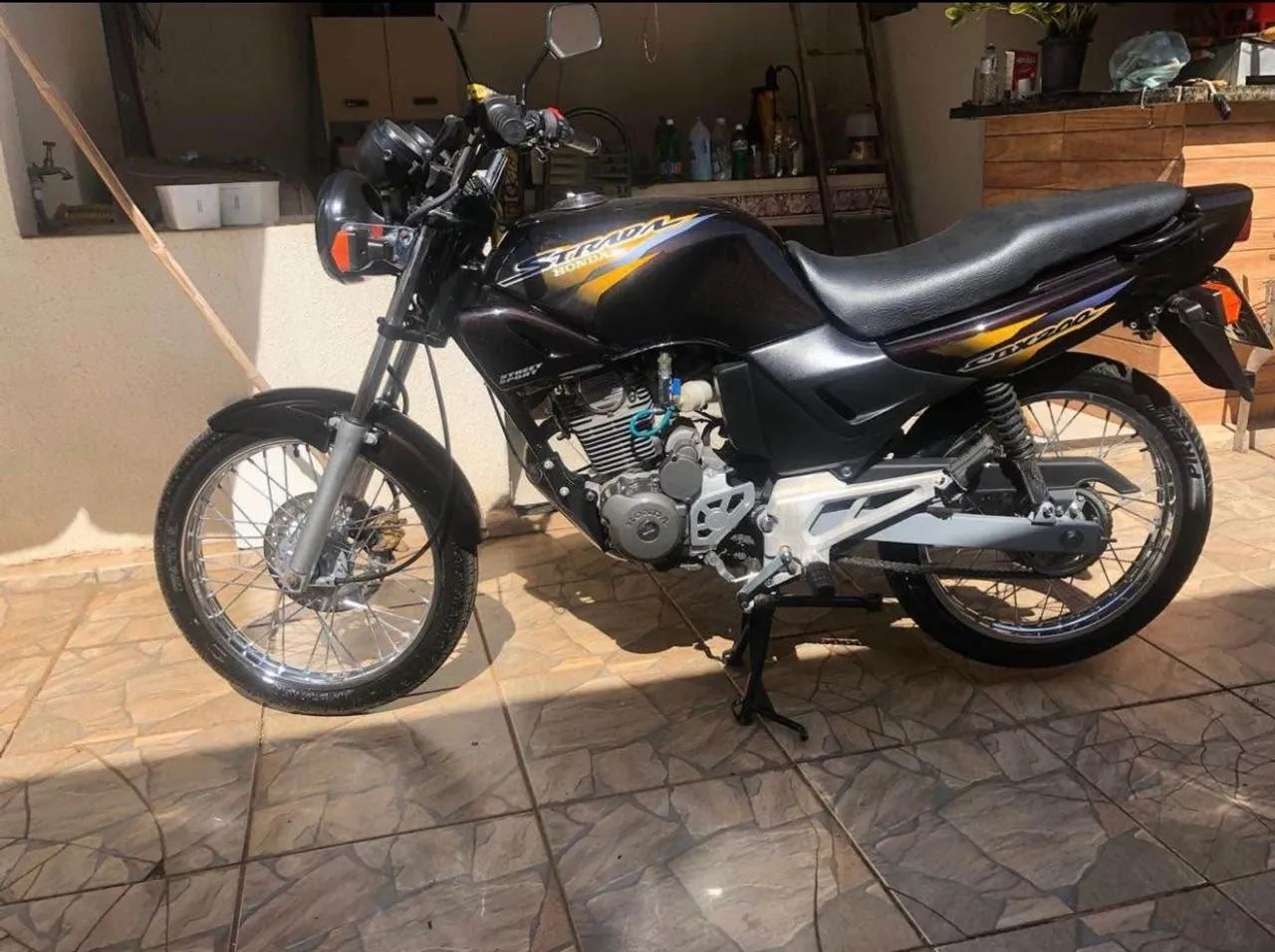 Cbx 200 - Foto 2