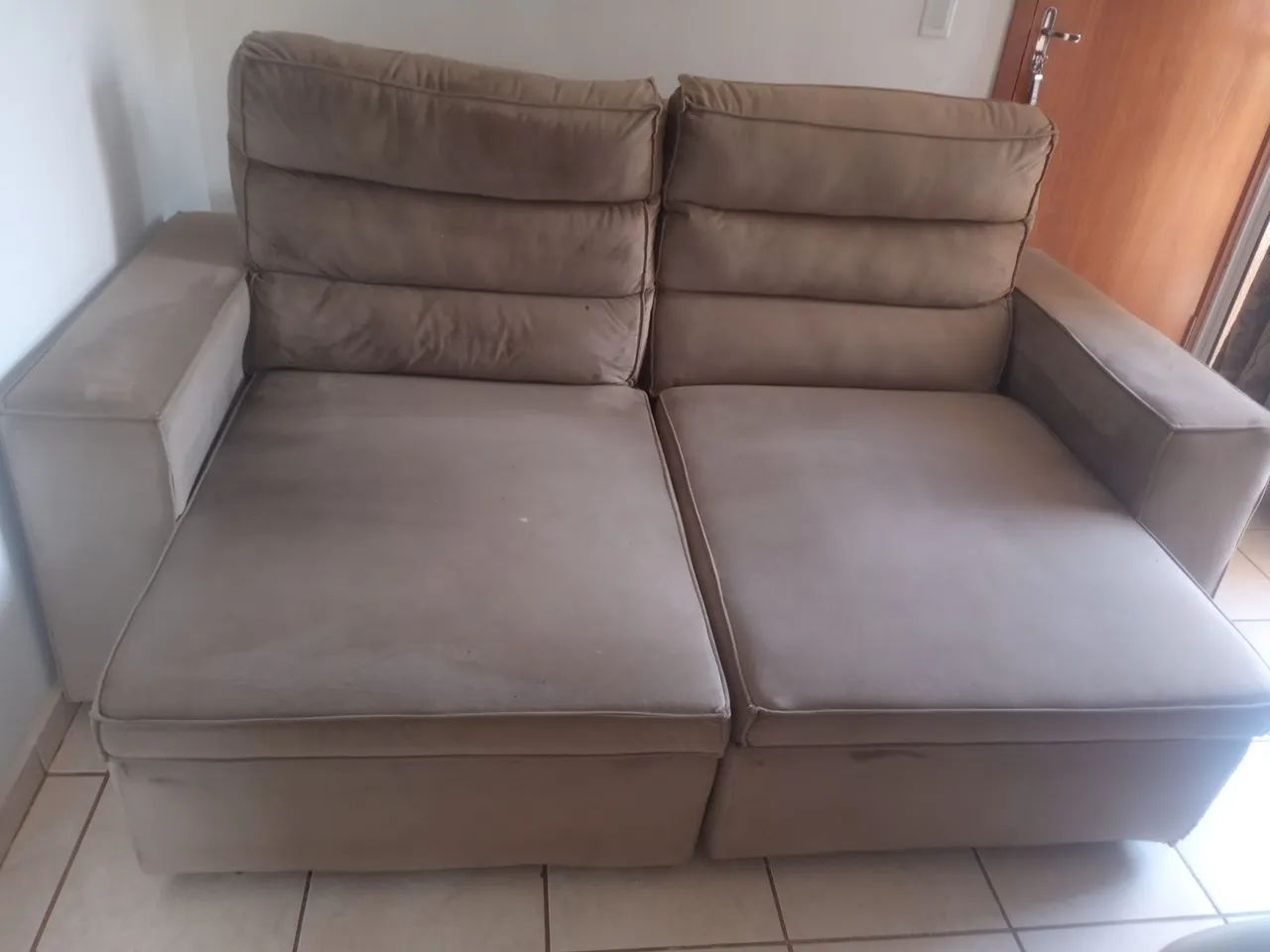 Three-seater upholstered sofa65570246725505123