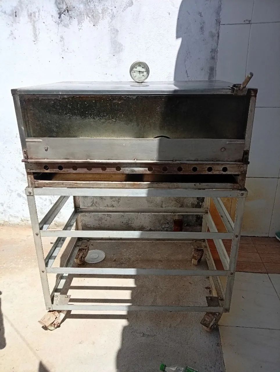 Ainda vem com a base do forno  - Foto 4