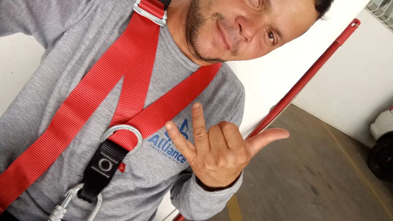 Presto serviço sábado e domingo  - Foto 4
