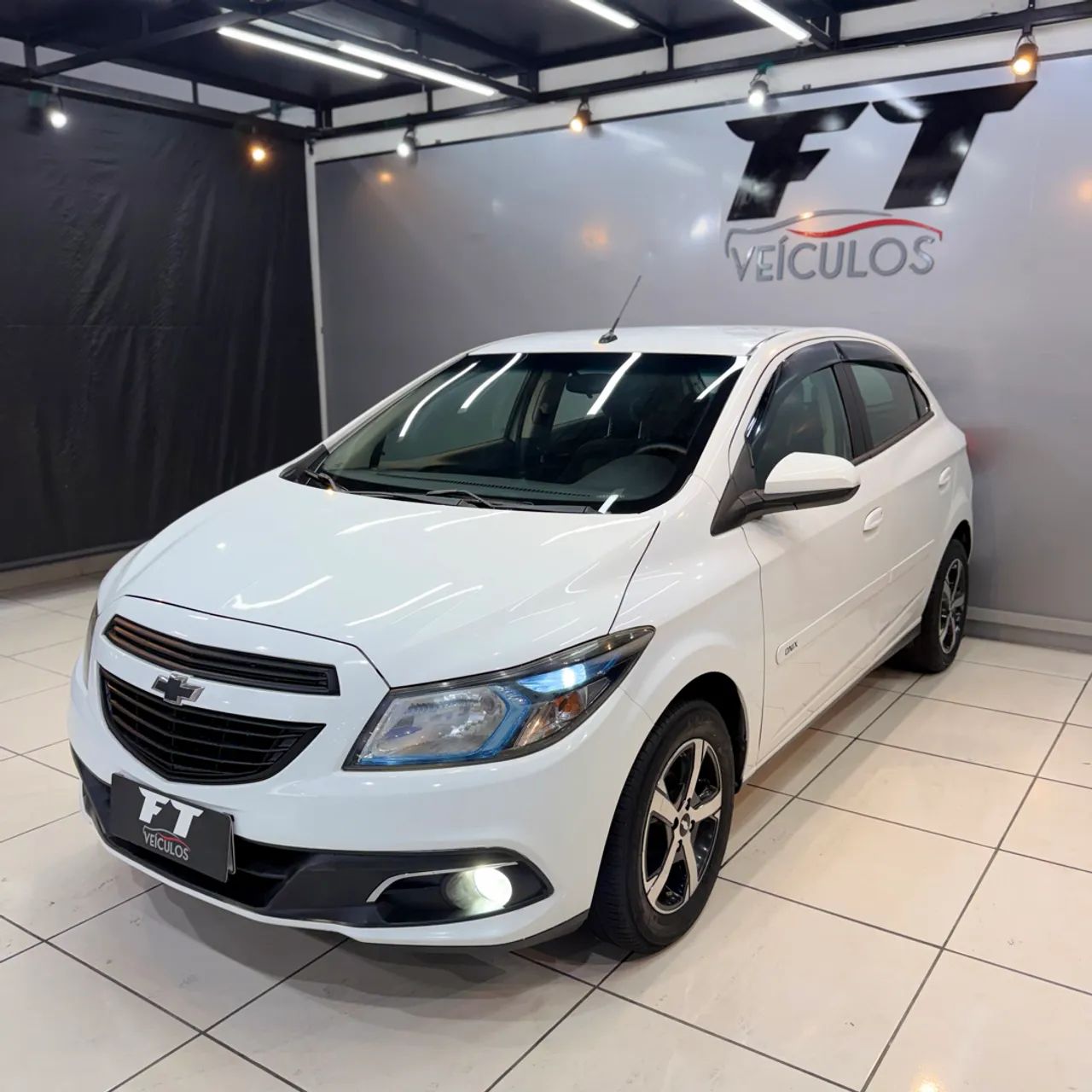 Chevrolet Onix ONIX HATCH LT 1.4 8V FlexPower 5p Mec. 2015