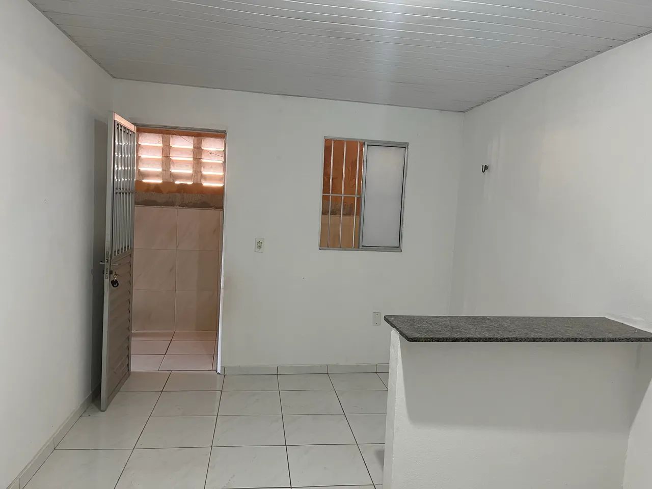 Um apartamento pequeno com garagem  - Foto 2