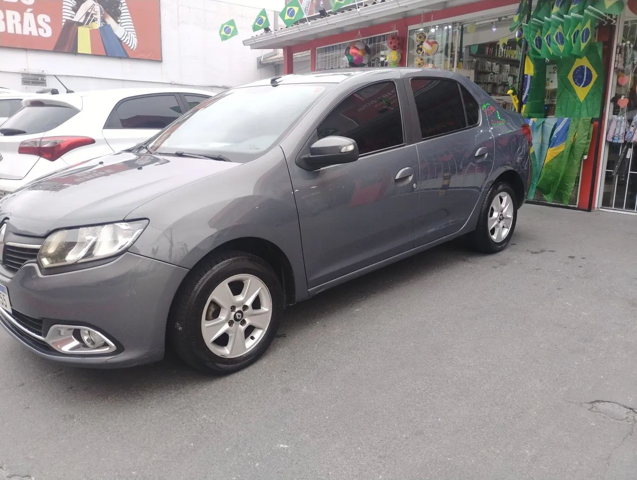 Renault Logan Dynamique Hi-flex 1.6 8V 4P 2016