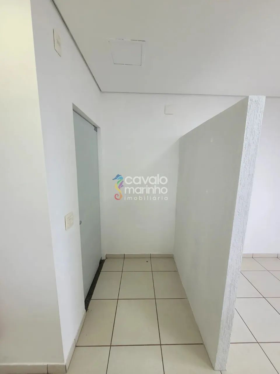 Sala comercial para alugar no Edifício New Office com banheiros e 1 vaga, 57m² - Nova Ribe - Foto 2