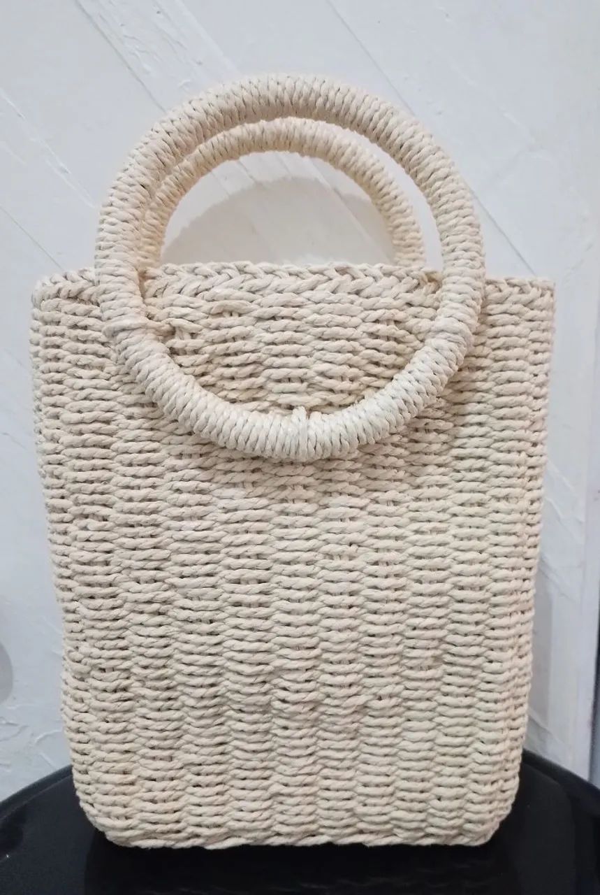 Bolsa de palha de mão. 