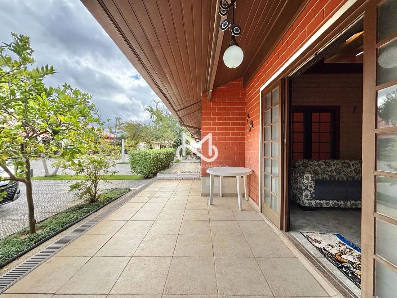 Casa para locação a 200m da praia em Villagio no Jardim Indaiá em Bertioga/SP