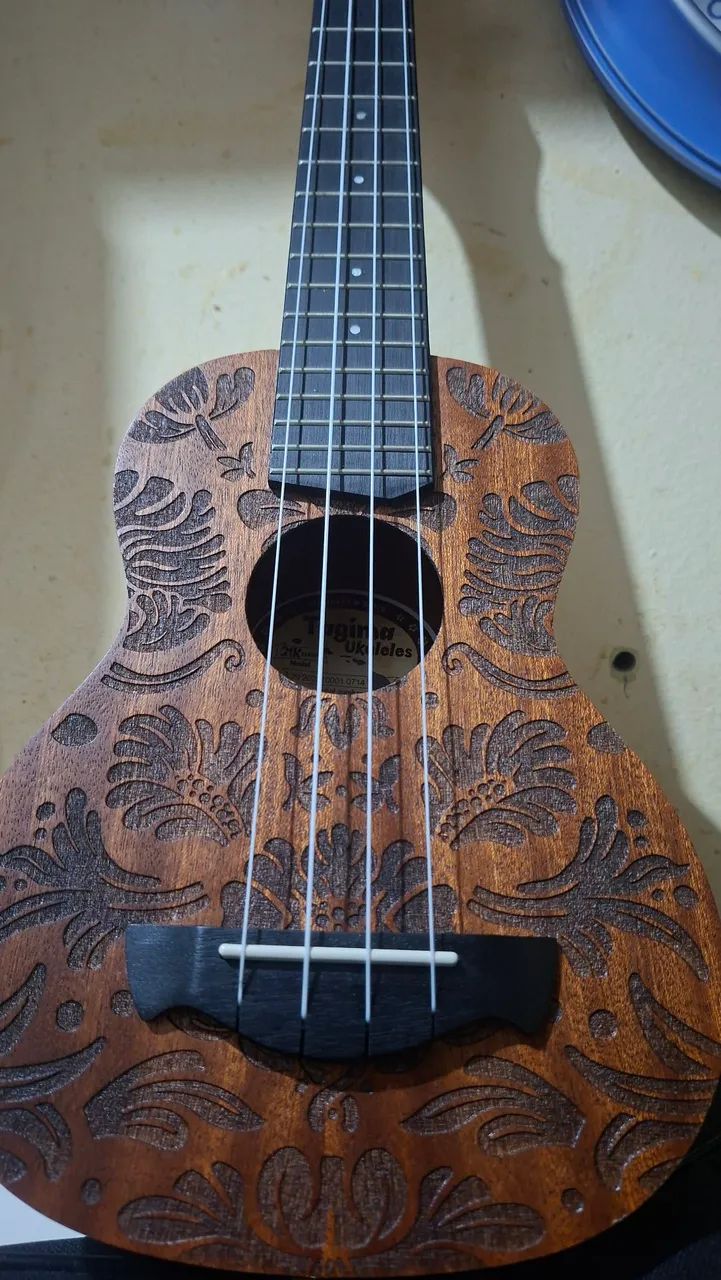 UKULELE