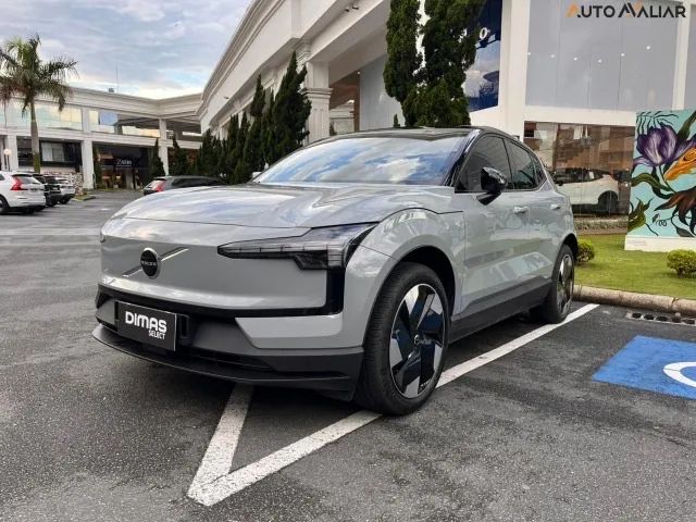 Volvo EX30 E60 Plus (elétrico) 2025