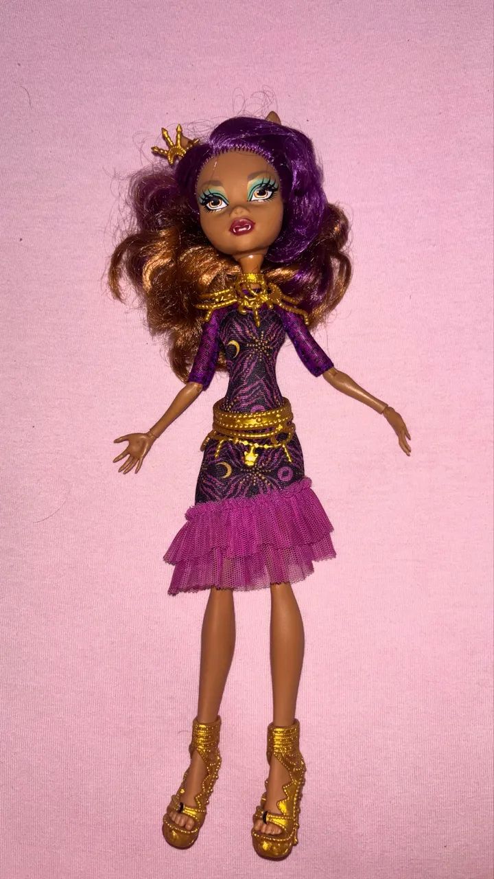 boneca clawdeen (faltando só um brinco)
