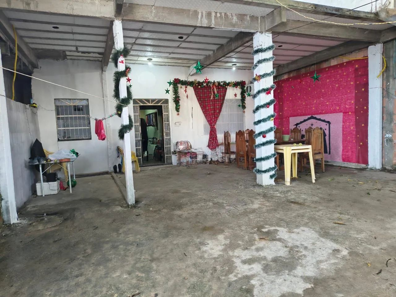 CASA COM ÓTIMA LOCALIZAÇÃO  - Foto 2