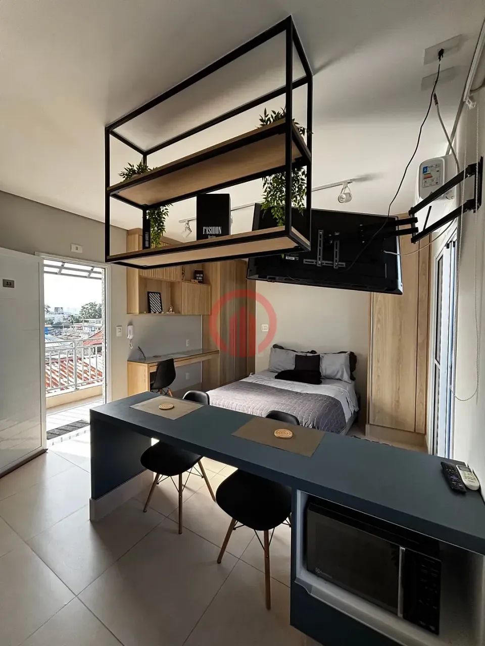 Studio com Varanda Mobiliado | Pronto para Morar | Lavanderia OMO | Próx. Metrô Belém