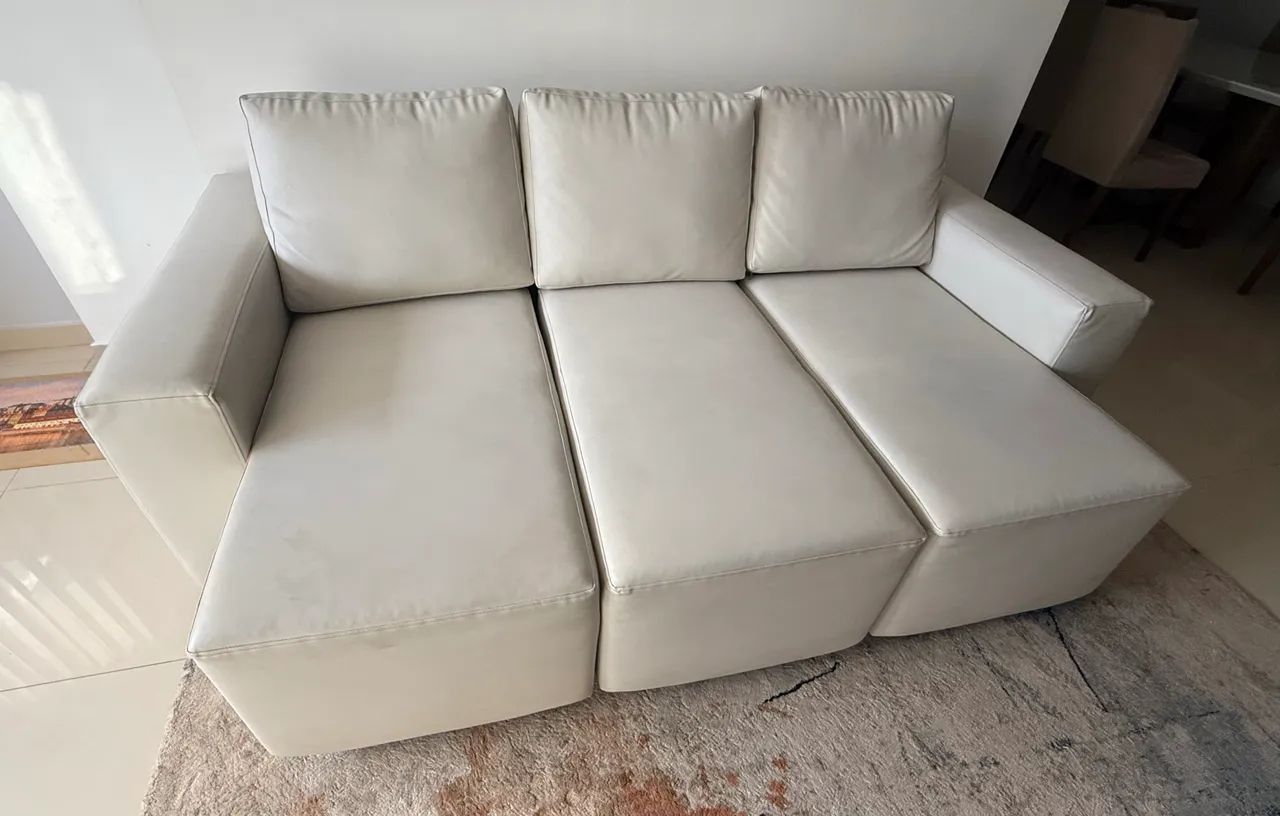Vendo Sofá 3 lugares Corino Areia - Foto 3