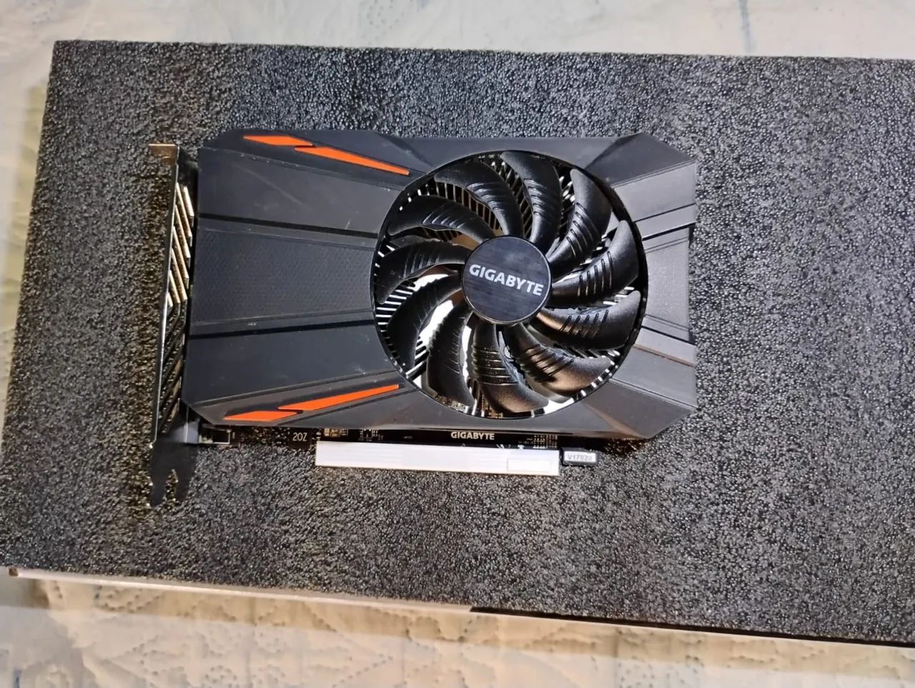 Placa de vídeo + Gabinete