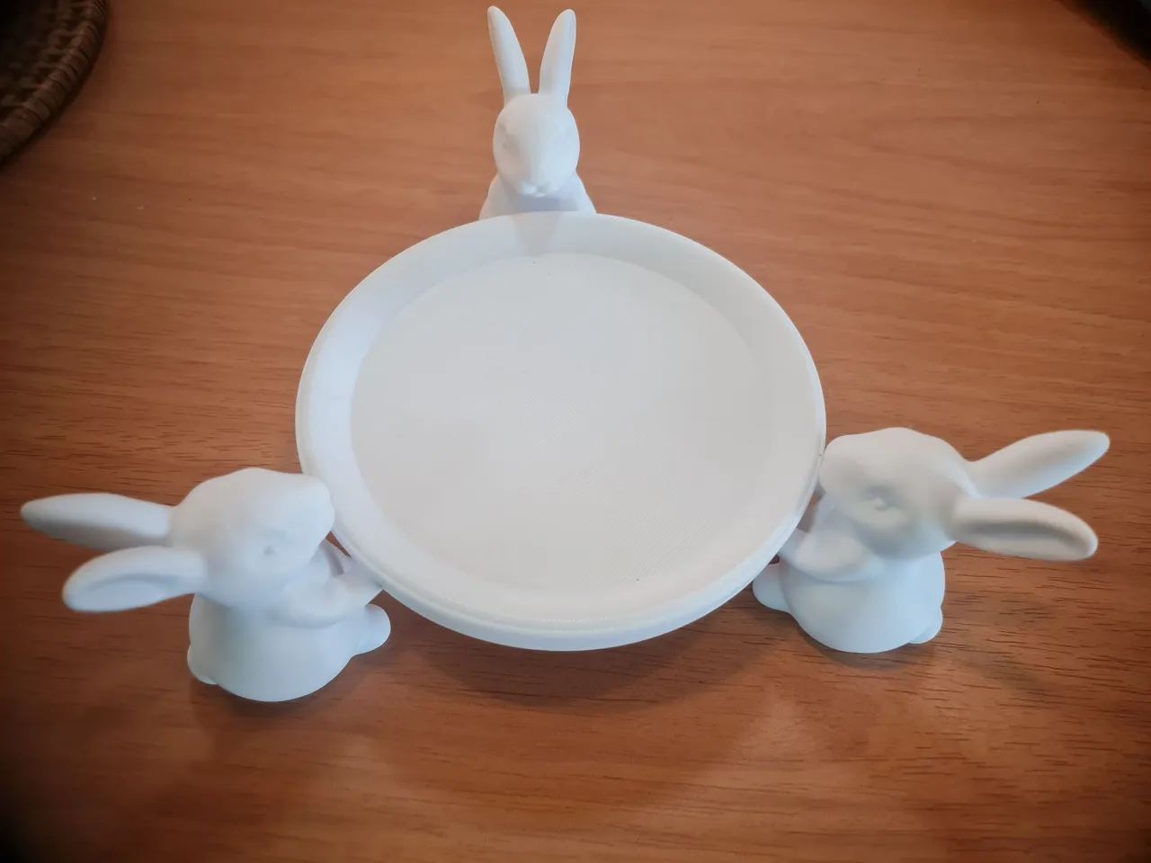 Bandeja de Coelhos para Decoração de Páscoa