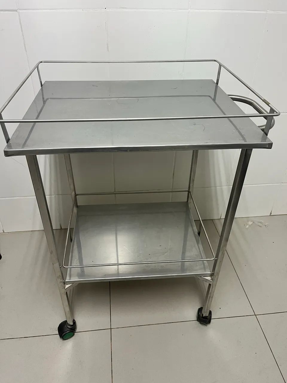 Mesa auxiliar inox com rodinhas  - Foto 5