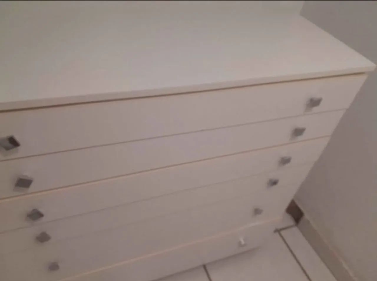 Cômoda em MDF usado 