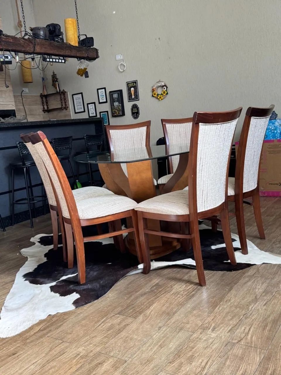 Conjunto mesa de jantar com 6 cadeiras 