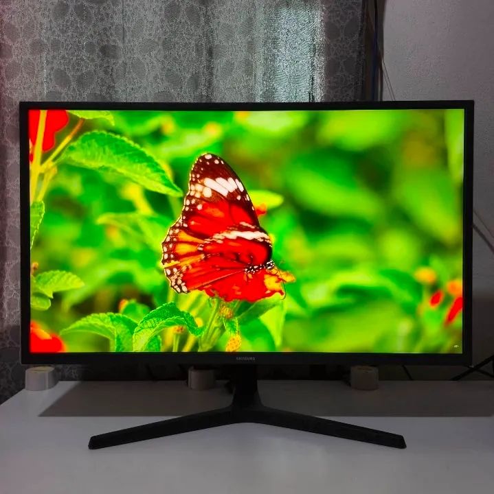 Monitor Samsung Pro 4K 32? (Polegadas)