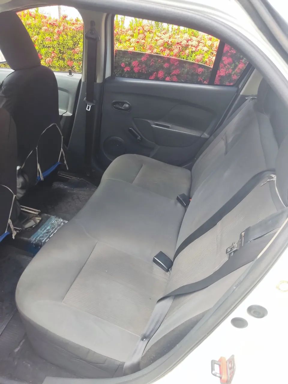 Renault Logan Authentique Hi-flex 1.0 16V 4P 2014 - Foto 5