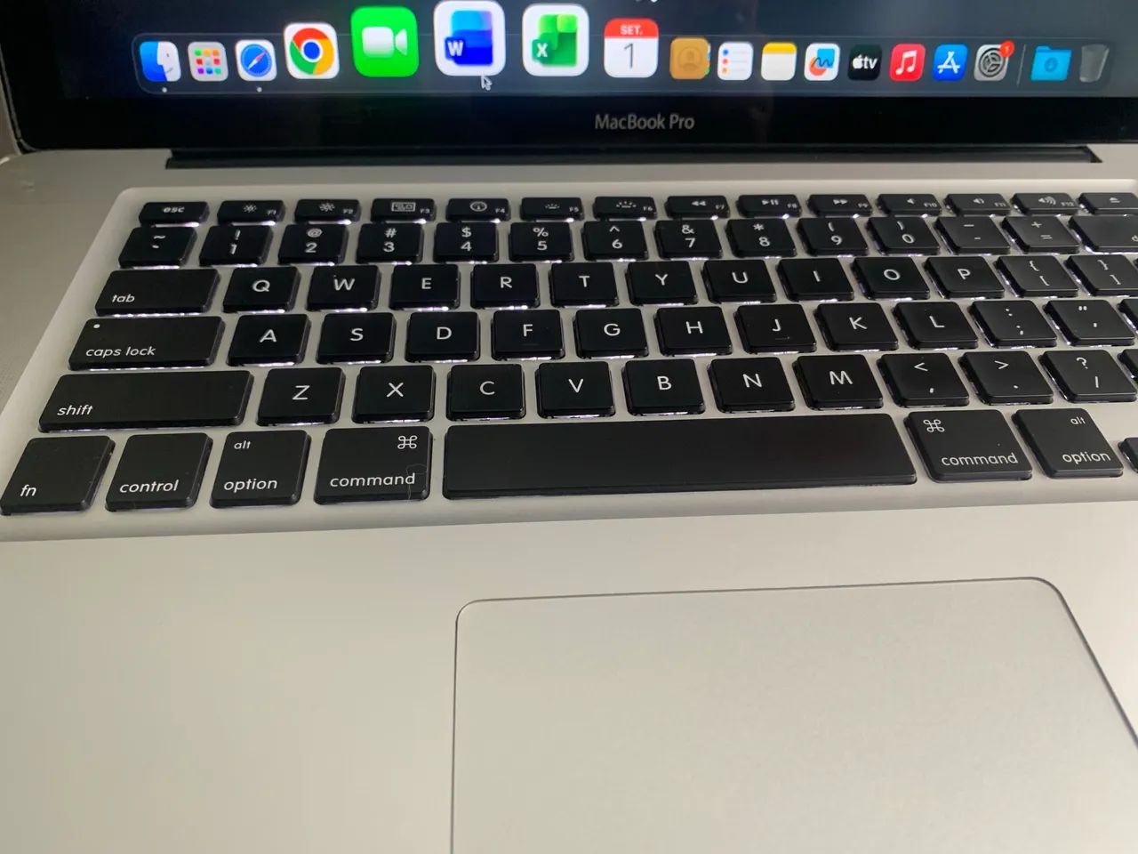 MacBook Pro 2010 - 15 polegadas i5 2.4 + SSD 240GB - Atualizado Sonoma 14.8.9 - 2026 - Foto 3
