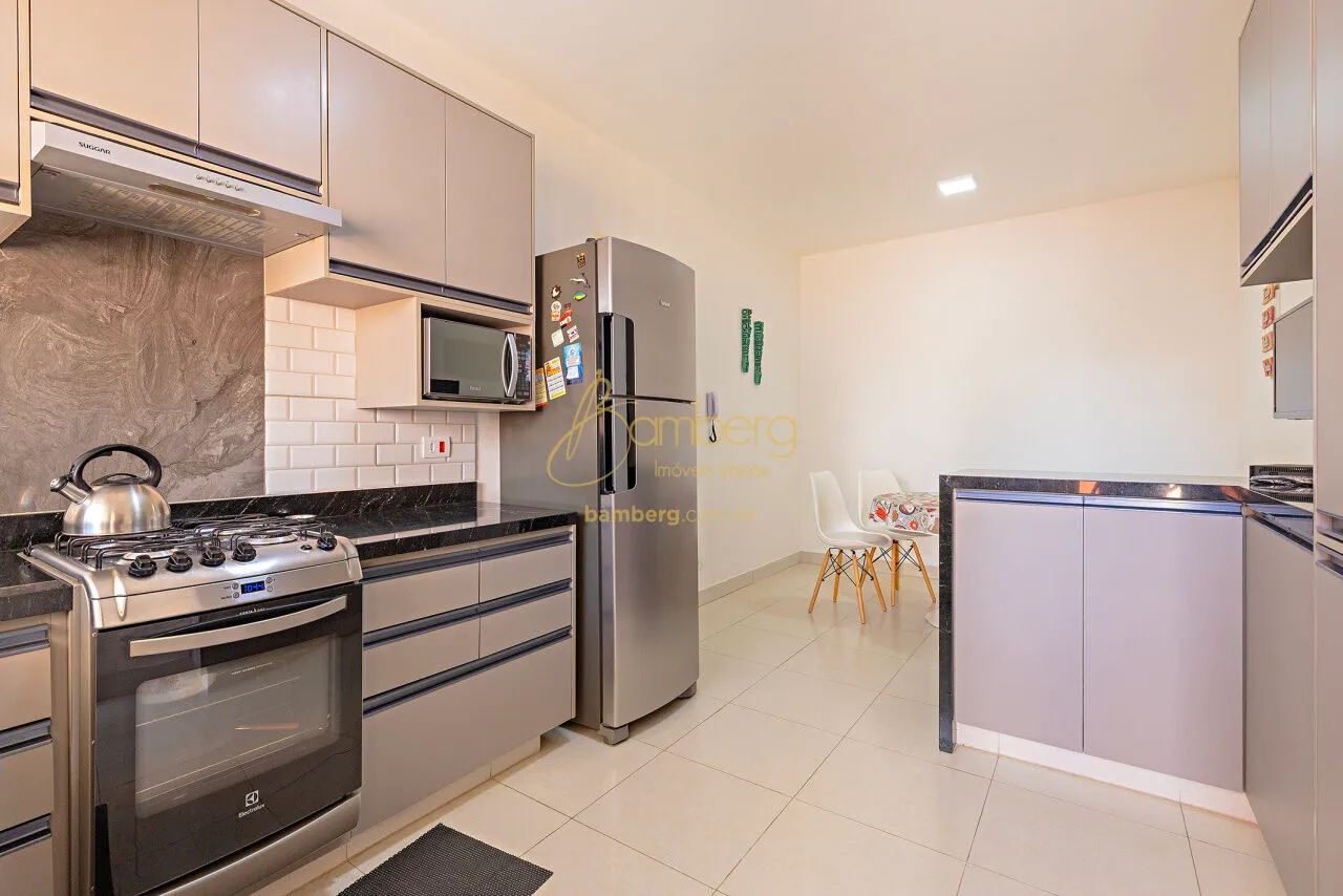 Casa térrea com ambientes amplos totalmente reformada. - Foto 8