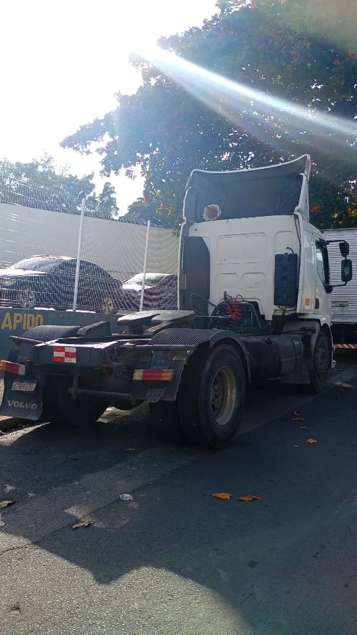  Volvo VM 310 ano 2011 - Foto 4