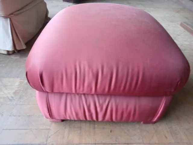 Red Square Fabric Pouf453011727188633600