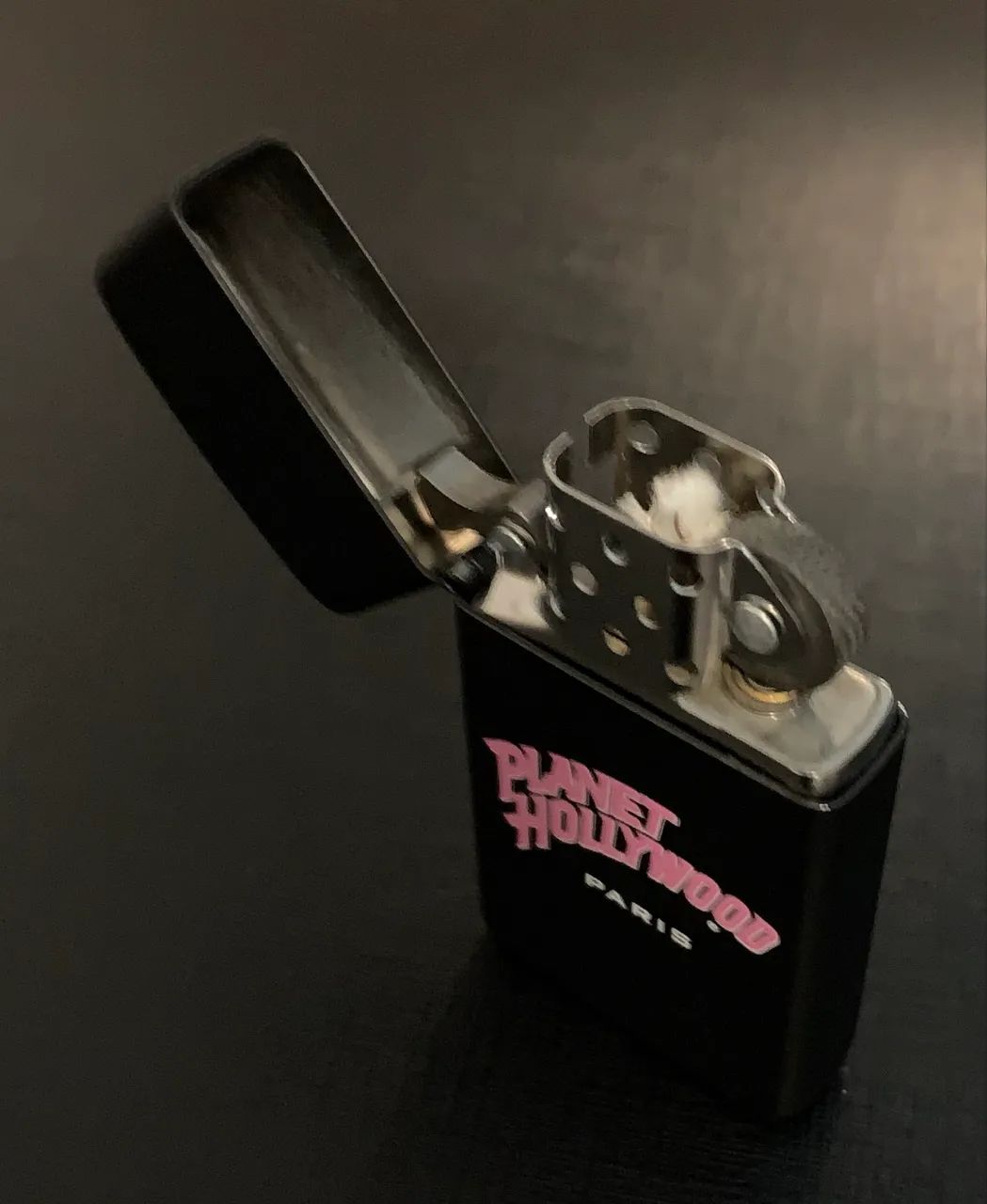 Zippo Original Planet Hollywood Paris - Com Lata e Caixa - Foto 4