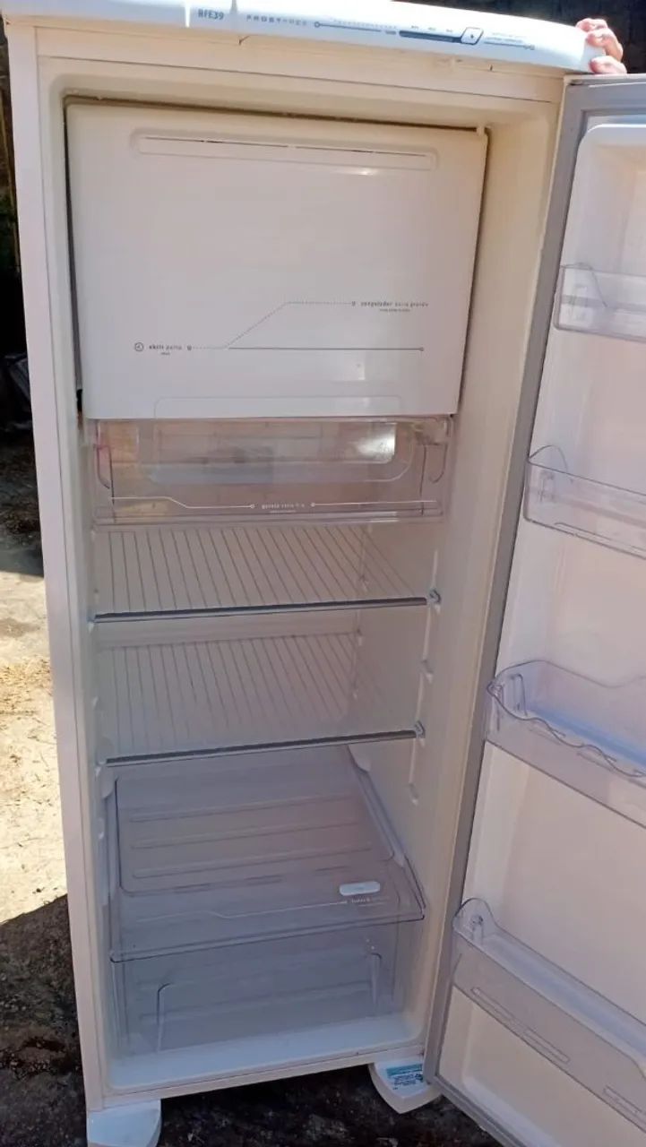 Geladeira eletrolux - Foto 2