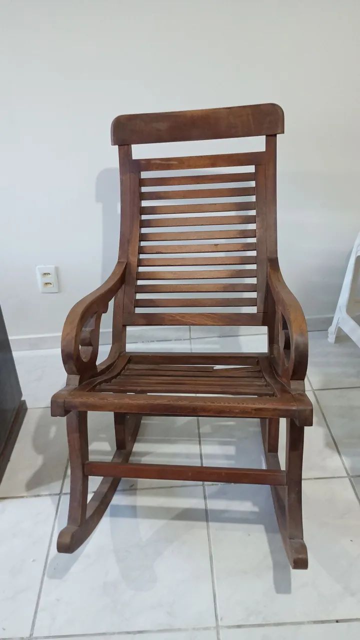 Sofá,rack, cadeira de balanço,e duas camas de solteiro, tudo no precinho.  - Foto 4