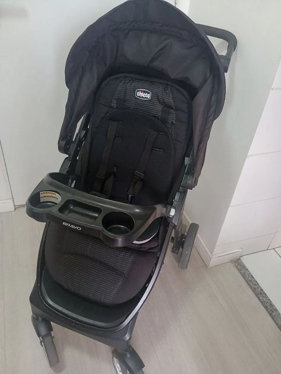 Carrinho de bebê bravo da Chicco 