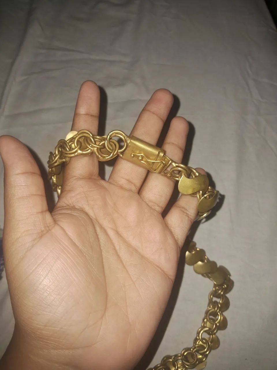 Cordão de moeda antiga 