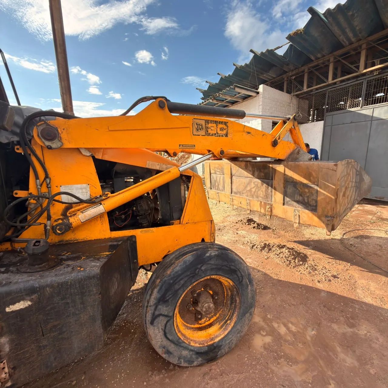 Retroescavadeira JCB 3C - Foto 4