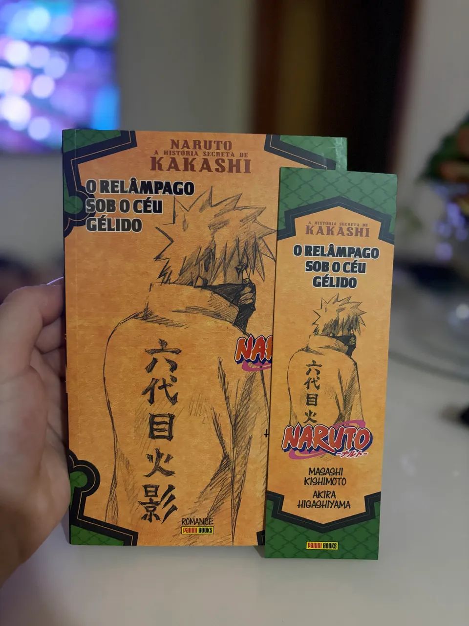 Vendo 2 mangás e 2 livros - Foto 4