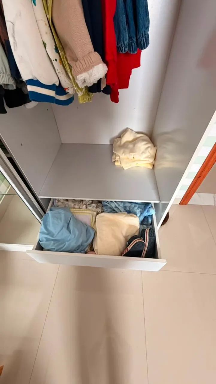 Guarda-roupa branco com espelho - Foto 4