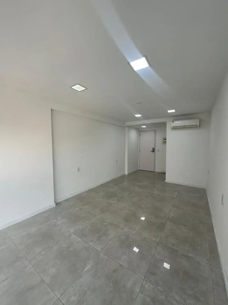 Sala/Conjunto para aluguel possui 24 metros quadrados - Foto 4