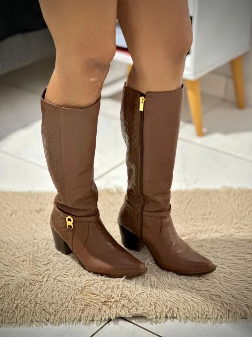Vende- se duas botas , número 36 e 35  - Foto 3