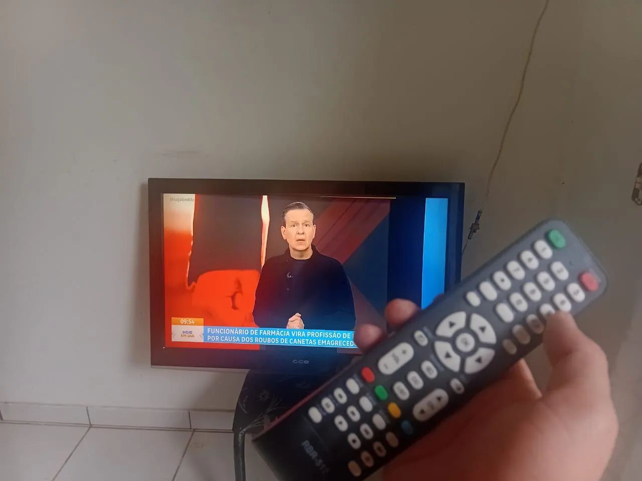 Tv CCE 45 polegadas tem hdmi USB não e smart linda de imagem  - Foto 3