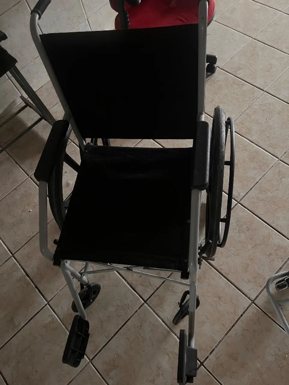 Cadeira de rodas e Cadeira de banho  - Foto 3