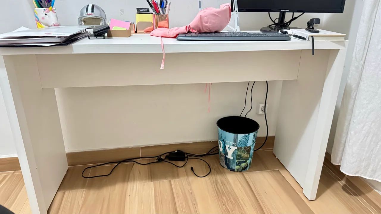 Mesa escrivaninha 