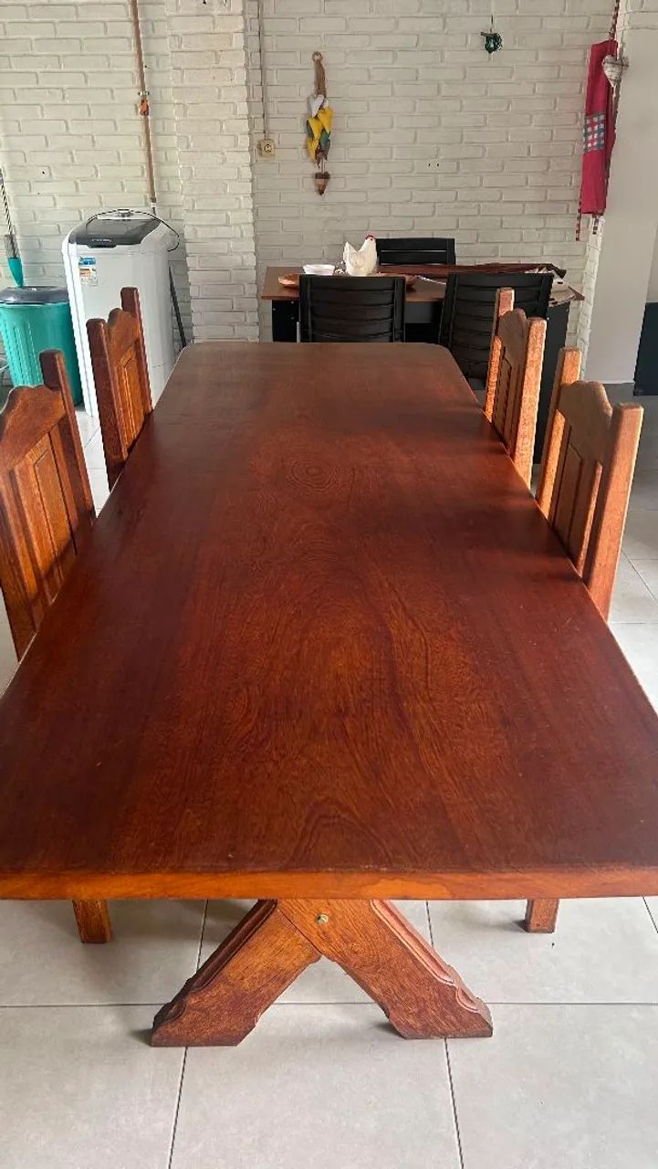 Mesa de Madeira Maciça com 4 Cadeiras  - Foto 2