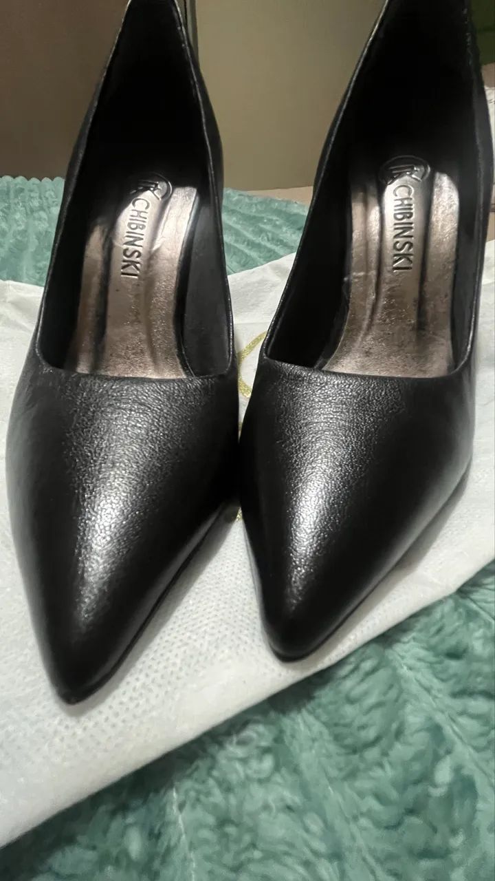 Sapato Scarpin preto couro legítimo marca chibinski - Foto 4