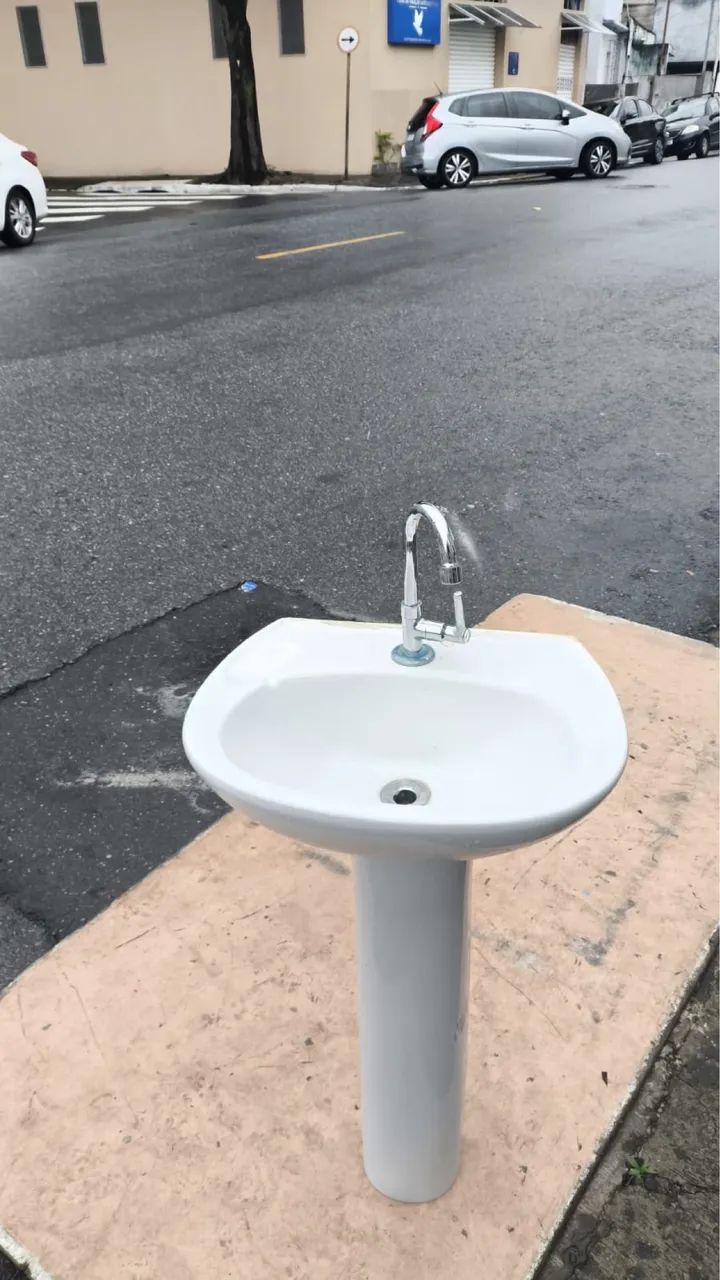 Lavatório com a coluna  - Foto 2