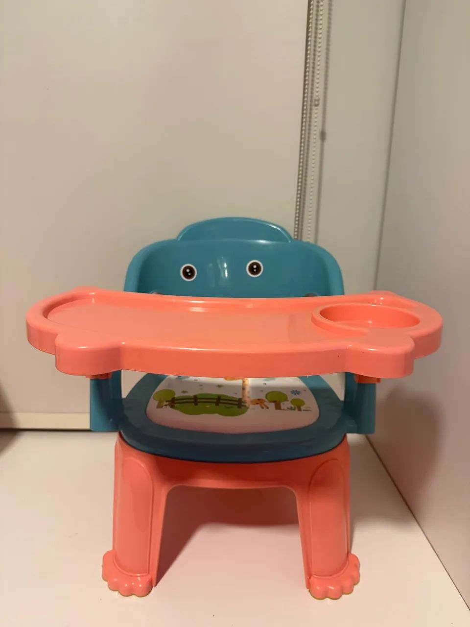 Roupas e utensílios de bebê 