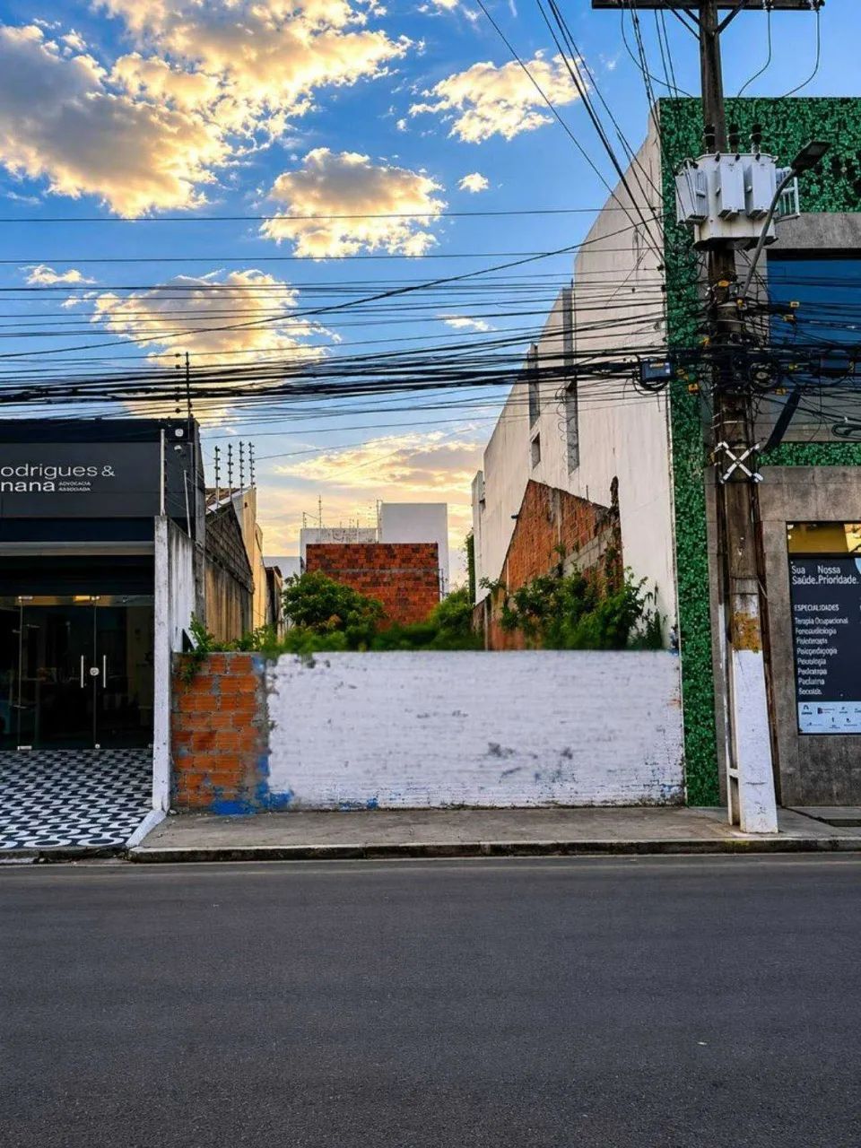 TERRENO EM RUA PÚBLICA NA RUA LAGARTO - CENTRO [4752]