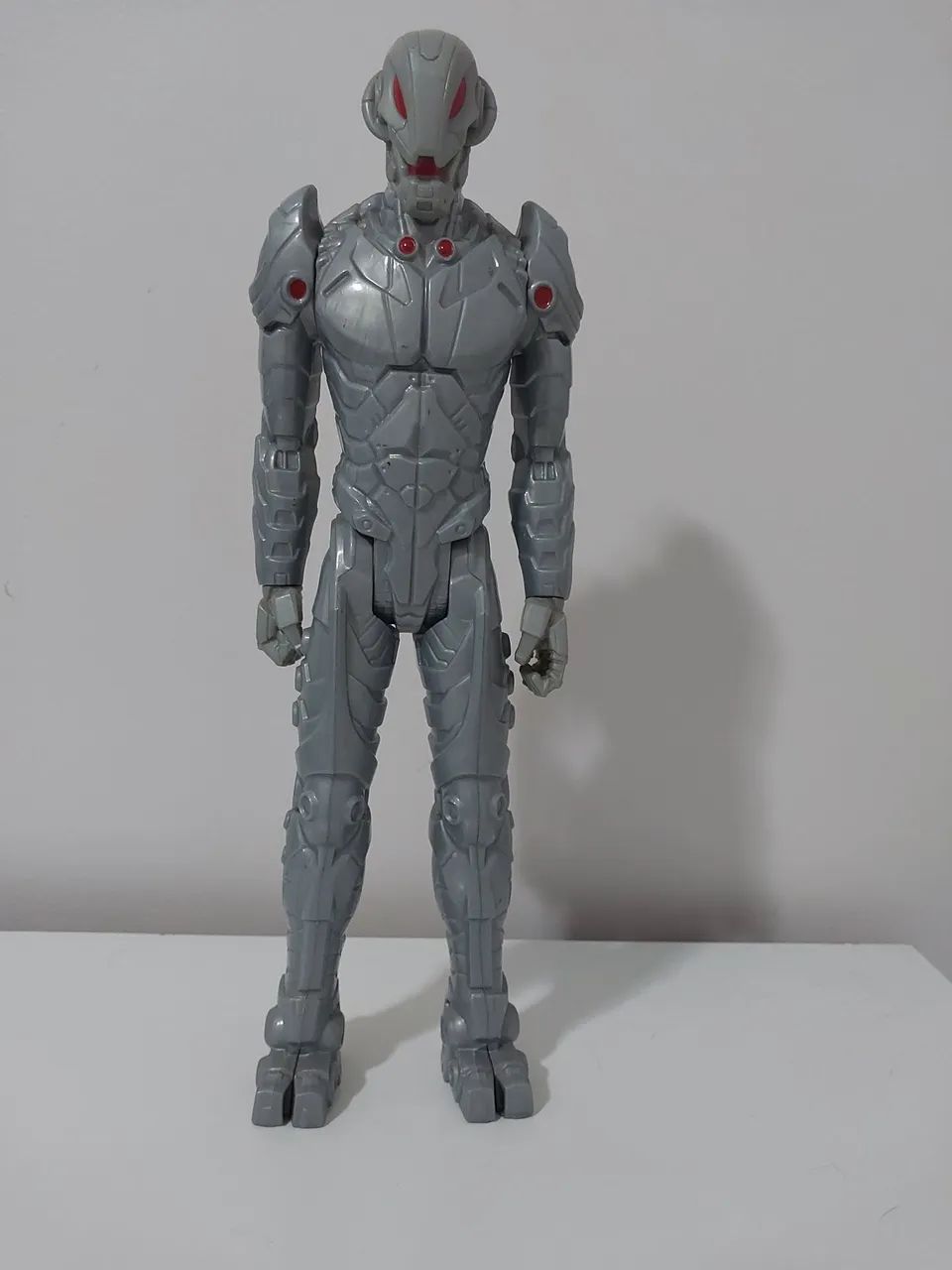Boneco Ultron 30cm 