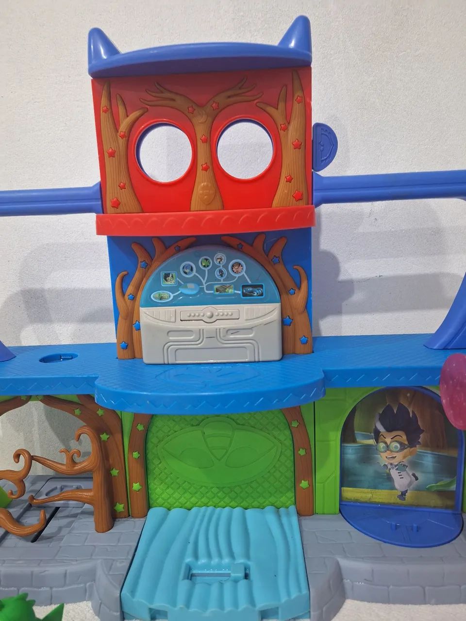 Casa quartel PJ Masks com luz som bonecos e carrinhos - Foto 5
