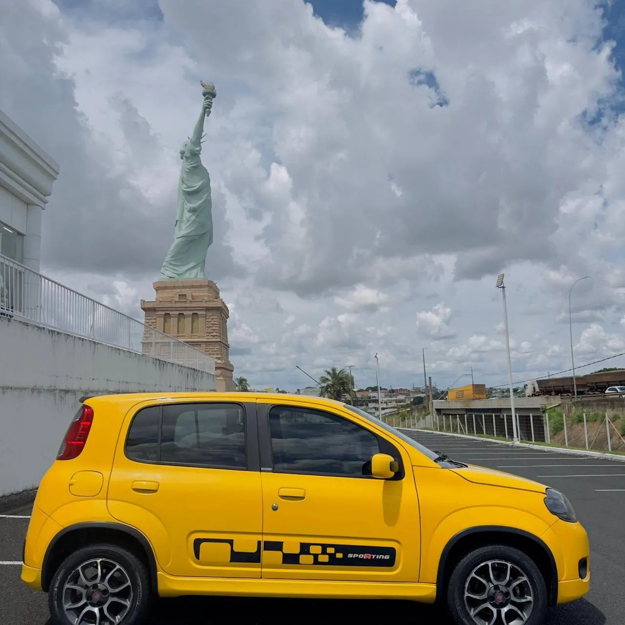 Fiat Uno Sporting 1.4 EVO Fire Flex 8V 4P 2012 - Foto 5
